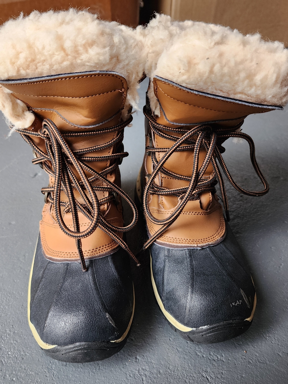 Bearpaw Youth Sz 3 Waterproof Brown Black Faux Fur Lined Lace-up Snow Boots